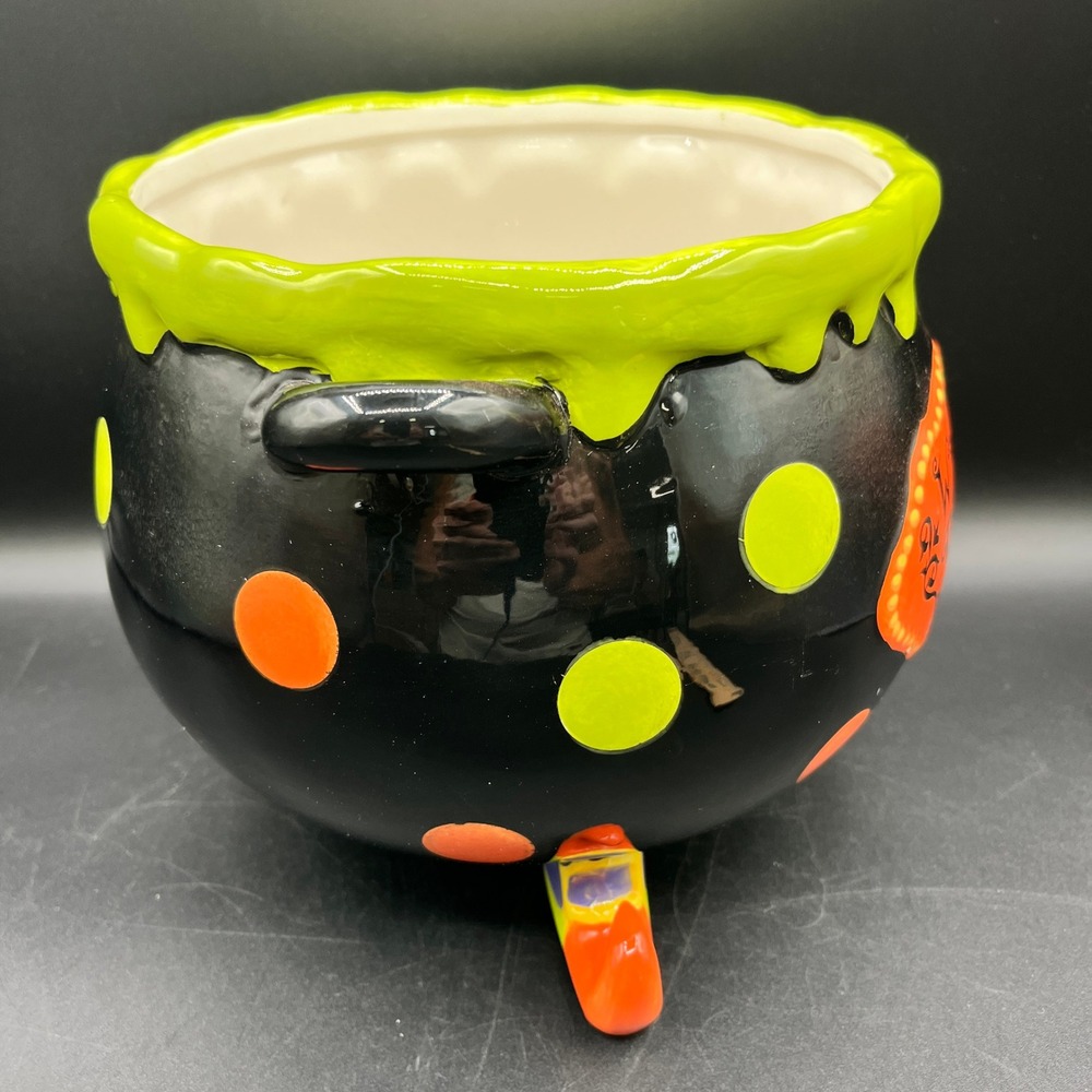 Witch's Brew Halloween Cauldron Ceramic Bowl Witch Feet Polka Dots Black 7.5" - Picture 2 of 8